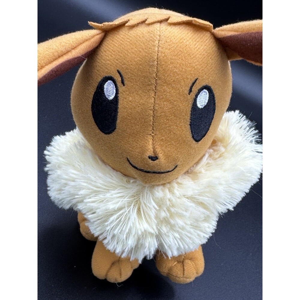 Pokémon Toy Factory Eevee Character Plush 2021 – Sitting – 7” x 8” x 5” – EUC
